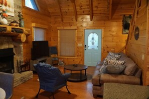 Televisión y chimenea 