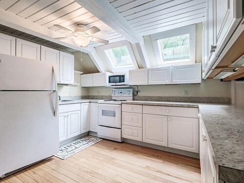 Charming 3-bedroom house in Bridgton near Moose Pond and Pleasant Mt. Ski Area