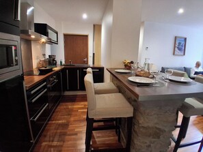 Fridge, microwave, oven, stovetop - Beautiful 50 m2 T3 apartment, 15 min from Gourette, ideal for skiing and hiking! (Eaux-Bonnes)
