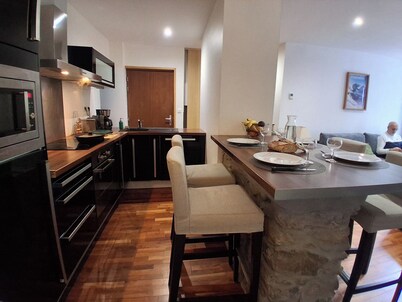 Beautiful 50 m2 T3 apartment, 15 min from Gourette, ideal for skiing and hiking!