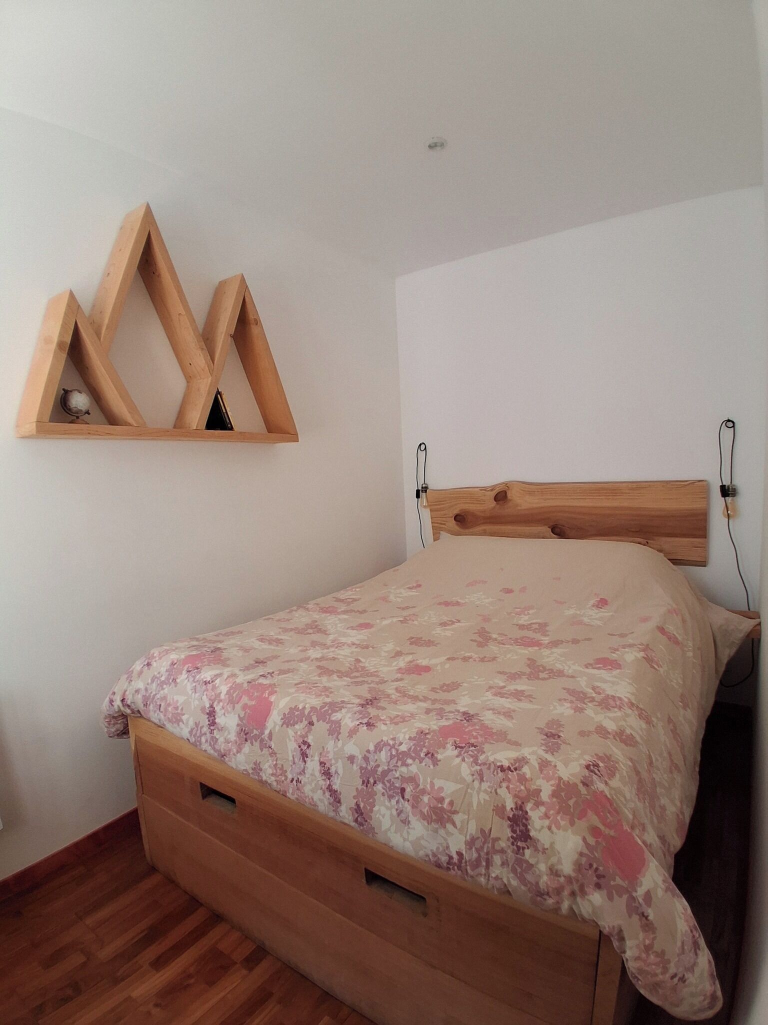 2 多间卧室、熨斗/熨衣板、免费 WiFi