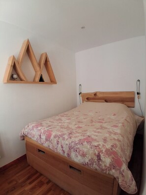 2 عدّة غرف نوم ومكواة/لوح كي وواي فاي مجانًا