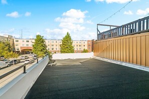 Property grounds - Modern 3BR Luxury Condo 1 Block to Parade Route! (New Orleans)