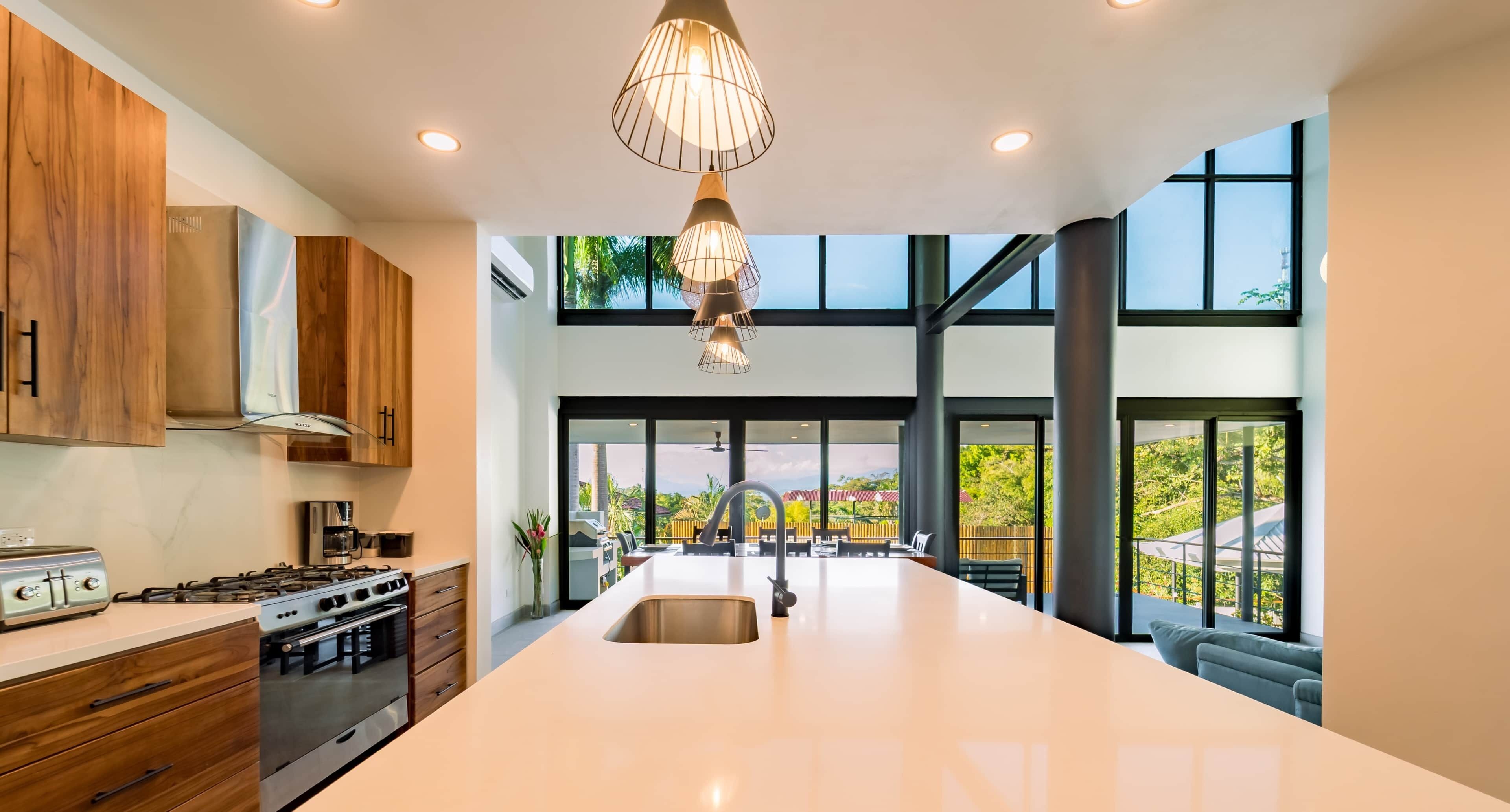 冰箱、微波炉、烤箱、炉灶