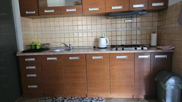 Apartment (Three Bedroom Apartment (A6)) | Private kitchen