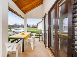 Apartment (Three Bedroom Apartment (A6)) | Balcony