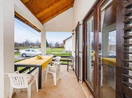 Apartment (Three Bedroom Apartment (A6)) | Balcony