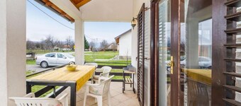 บ้านพักตากอากาศ กรีนโอเอซิส ลิกา