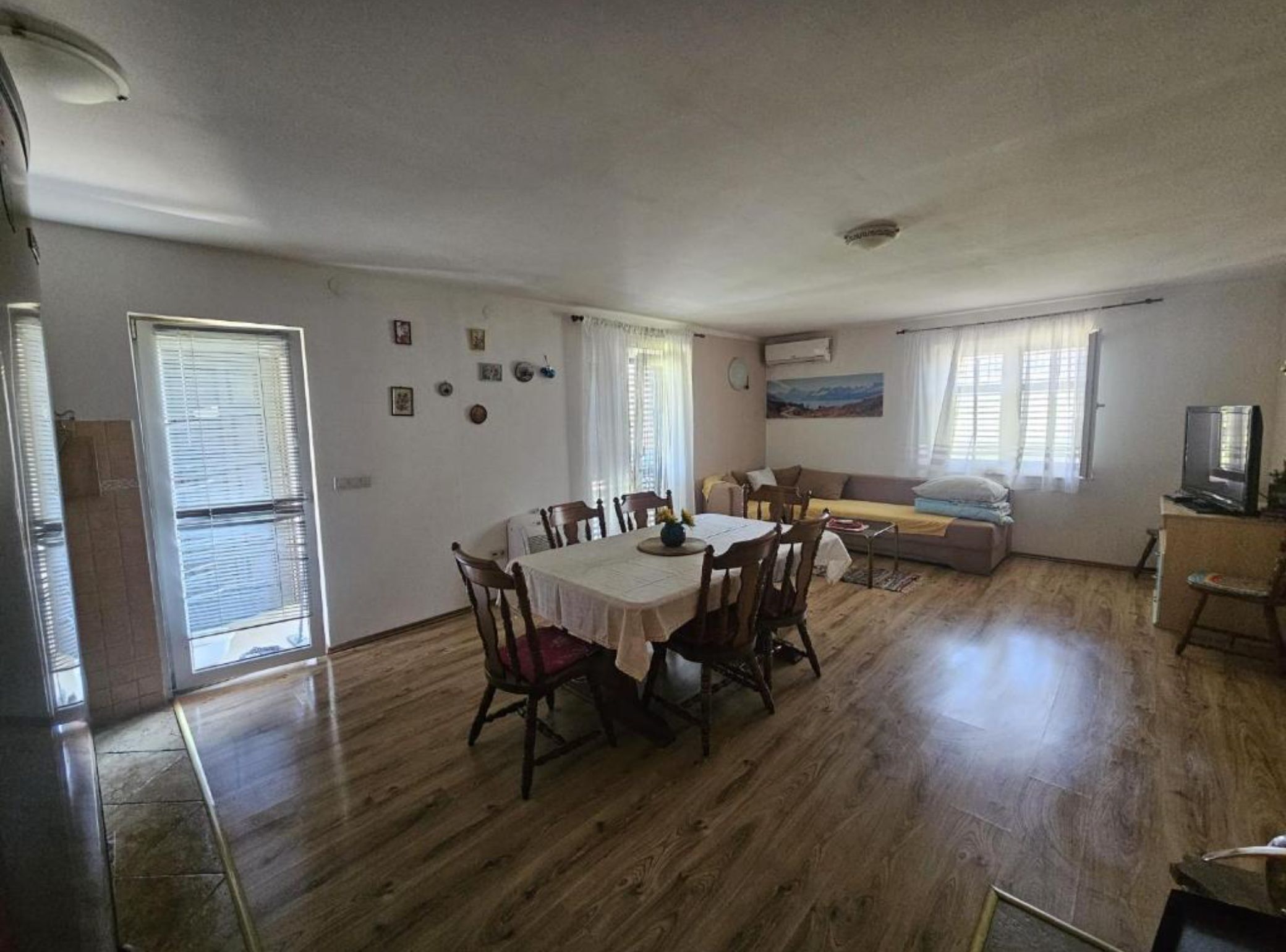 Apartment (Three Bedroom Apartment (A6)) | Dining room