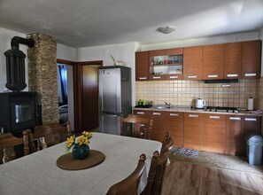 Apartment (Three Bedroom Apartment (A6)) | Private kitchen