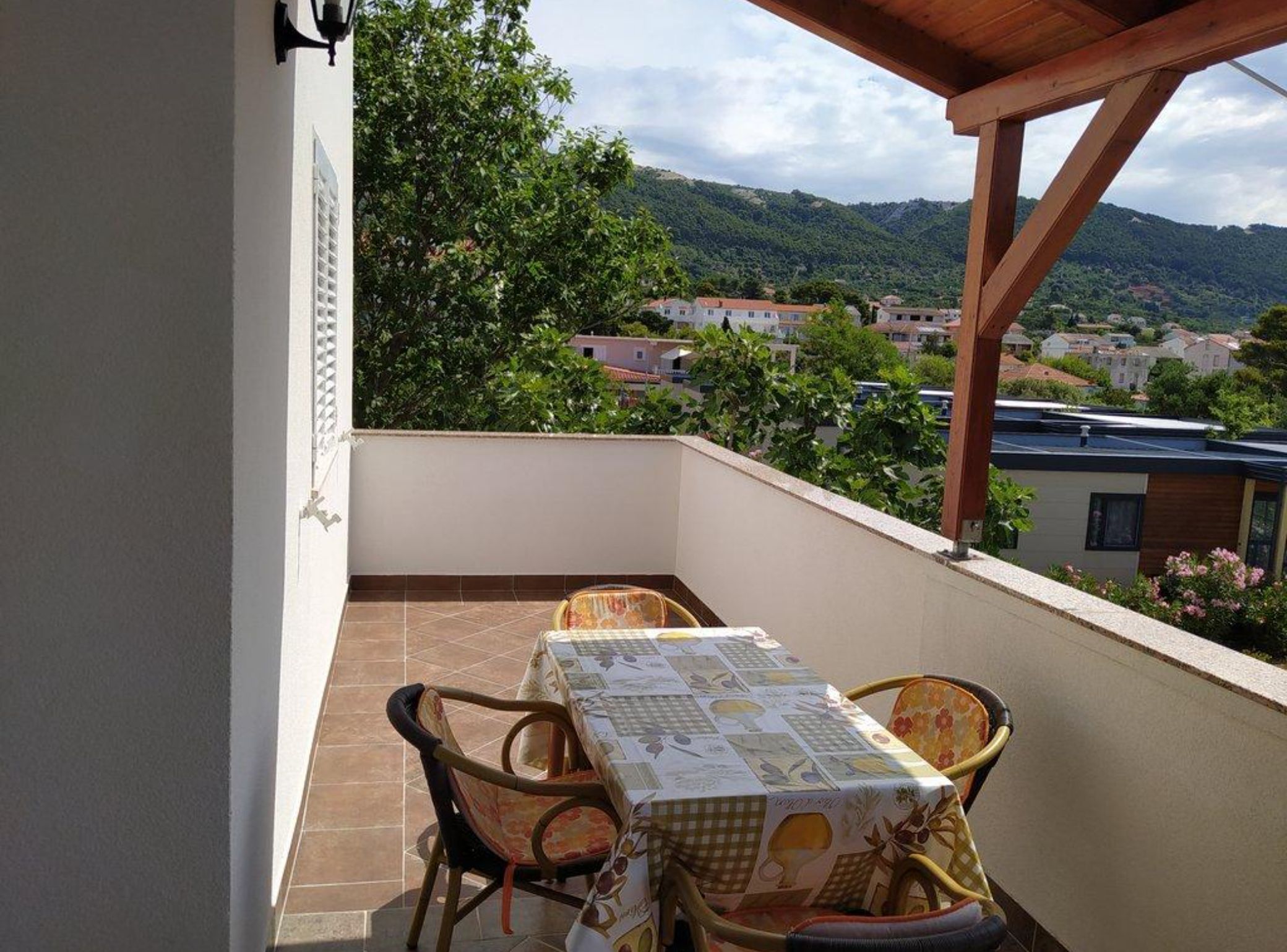 公寓 (Two Bedroom Apartment With Terrace (A) | 陽台