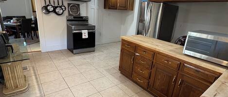 Mikrobølgeovn, ovn, kogeplade, kaffe-/temaskine