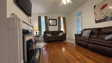 Smart TV, computer monitors