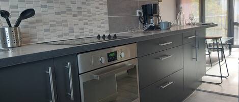 Fridge, microwave, oven, stovetop