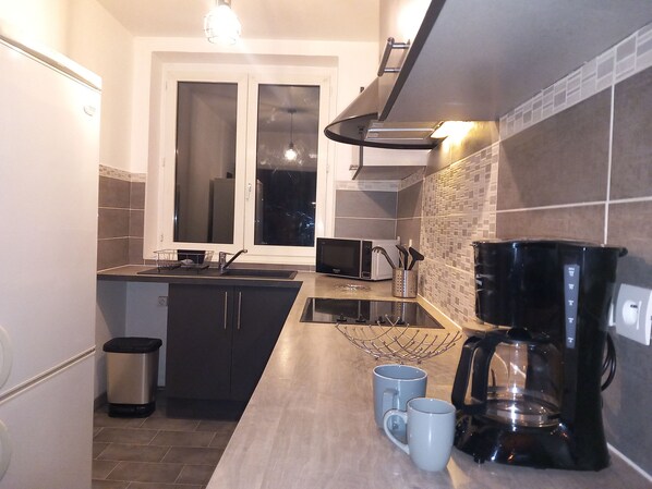 Fridge, microwave, oven, stovetop