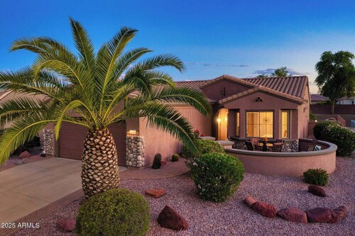 Well maintained and perfectly appointed 3 bedroom/2 bath home in The Grand