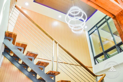 ~10 Mins from Baguio City-Huge Private Parking-4 Bedroom-M