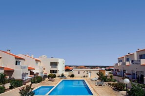 Pool - Casa Cactus near the beach and communal pool (Sagres)
