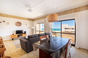 TV - Casa Paulo with sea view, Iberlagos Resort (Lagos)