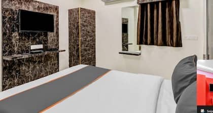 Hotel Bhavya Regency