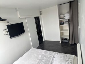 1 多间卧室、熨斗/熨衣板、WiFi、床单