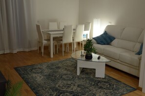 Smart TV - Cozy apartment in Monte Sacro neighborhood (Roma)