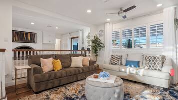 Smart TV, table tennis