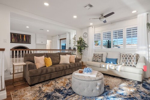 New! Ranch Style Home W/ Pool+Hot Tub+BBQ Near Las Vegas Strip