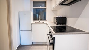 Leilighet – comfort | Eget kjøkken | Mikrobølgeovn, ovn, kokeplater og vannkoker