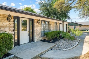 Exterior detail - Spacious 3BR w/ Fenced Yard, Near Austin Downtown (Austin)