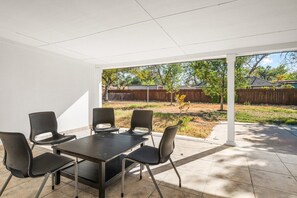 Terrace/patio - Spacious 3BR w/ Fenced Yard, Near Austin Downtown (Austin)