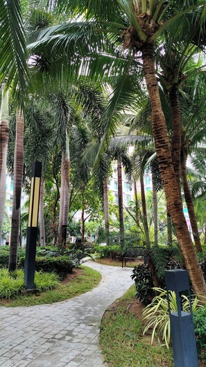 المنطقة المحيطة بالمنشأة