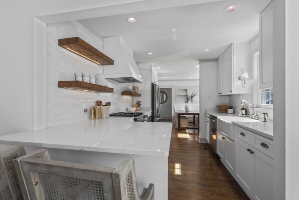 Microwave, oven, stovetop, dishwasher