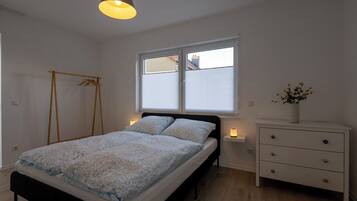 1 bedroom, internet, bed sheets