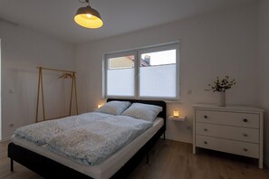 1 bedroom, internet, bed sheets - Stylish & central vacation apartment in Oranienburg (Oranienburg)