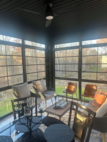 Modern 3BR New Build Exquisite Retreat where light, calm & nature come together