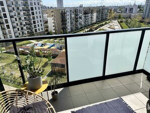 Lejlighed - balkon - udsigt til gårdsplads | Balkon