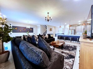 TV - Beautiful 8 Bed Home in Champions Gate-303OC (Kissimmee)