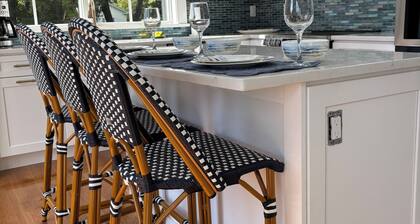 Captain Holmes Carriage House in historic downtown Mystic newly renovated