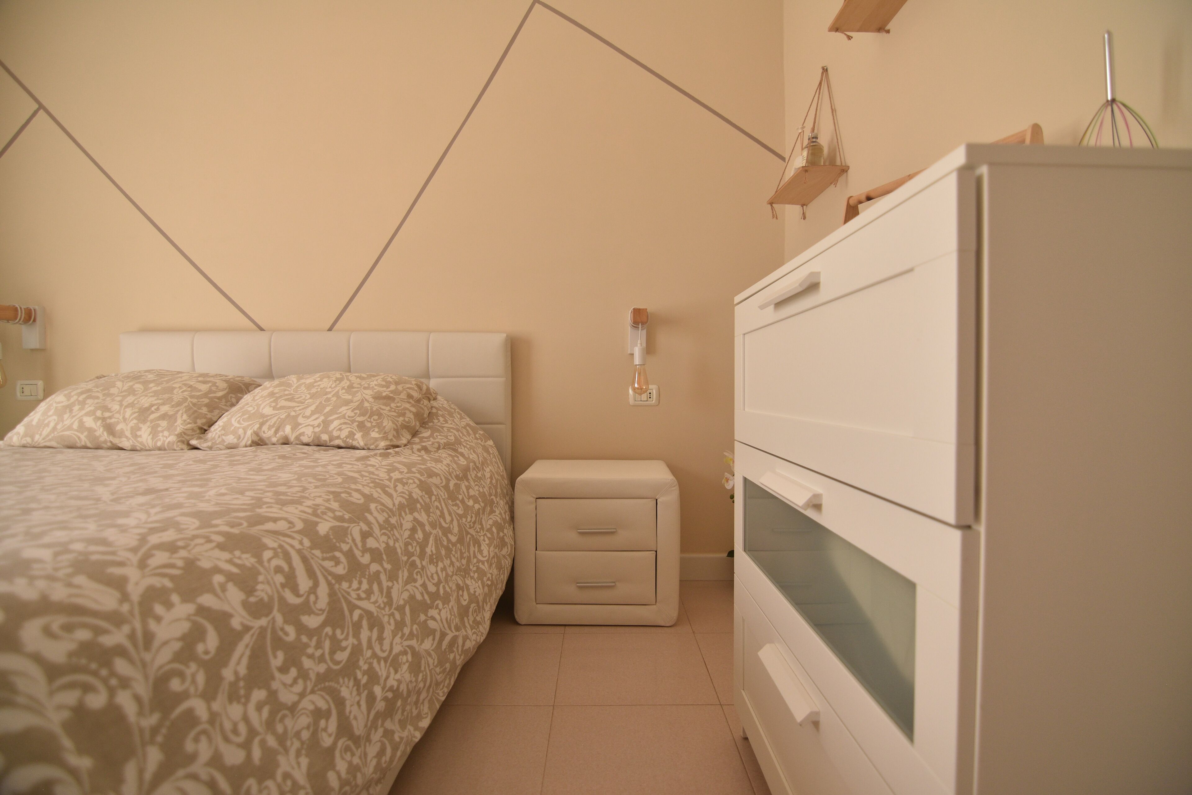 Planxa i posts de planxar, Internet i roba de llit 