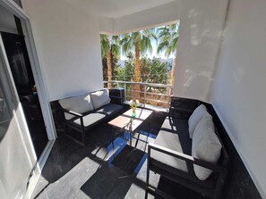 Interior - Mooi familie appartement 30 meter van het strand. (Mersin)