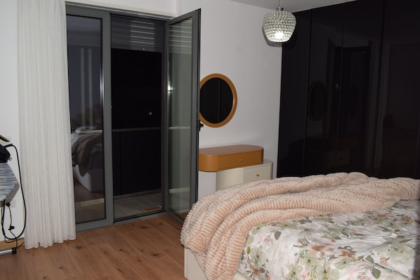 2 bedrooms, iron/ironing board, WiFi, bed sheets - Tirana TEST (Tirana)