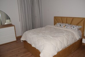 2 bedrooms, iron/ironing board, WiFi, bed sheets - Tirana TEST (Tirana)