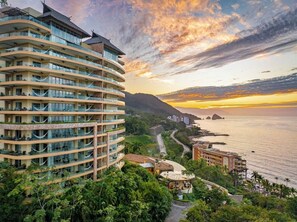 المنشأة من الخارج