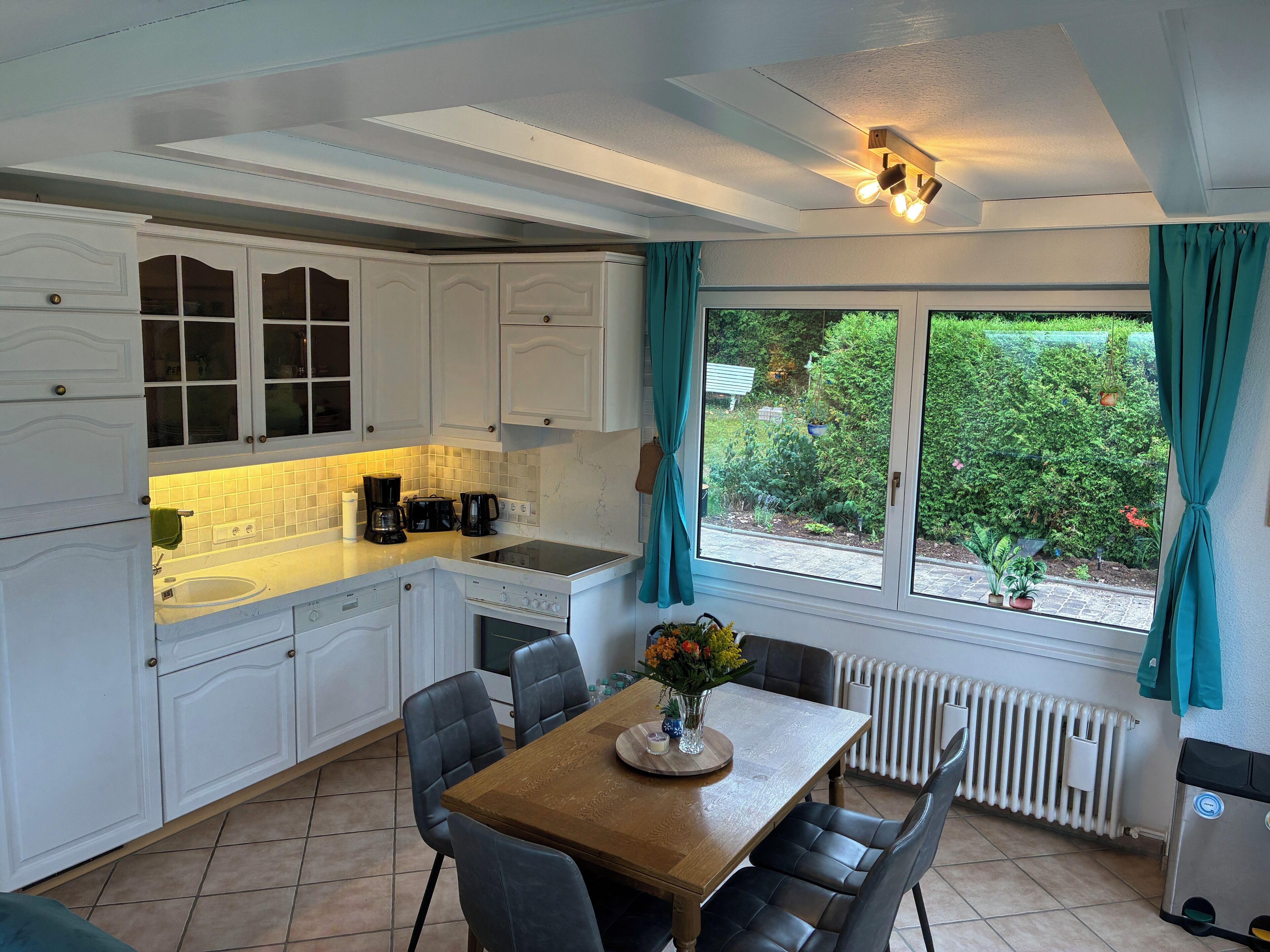 Mikrowelle, Ofen, Herdplatte, Geschirrspüler