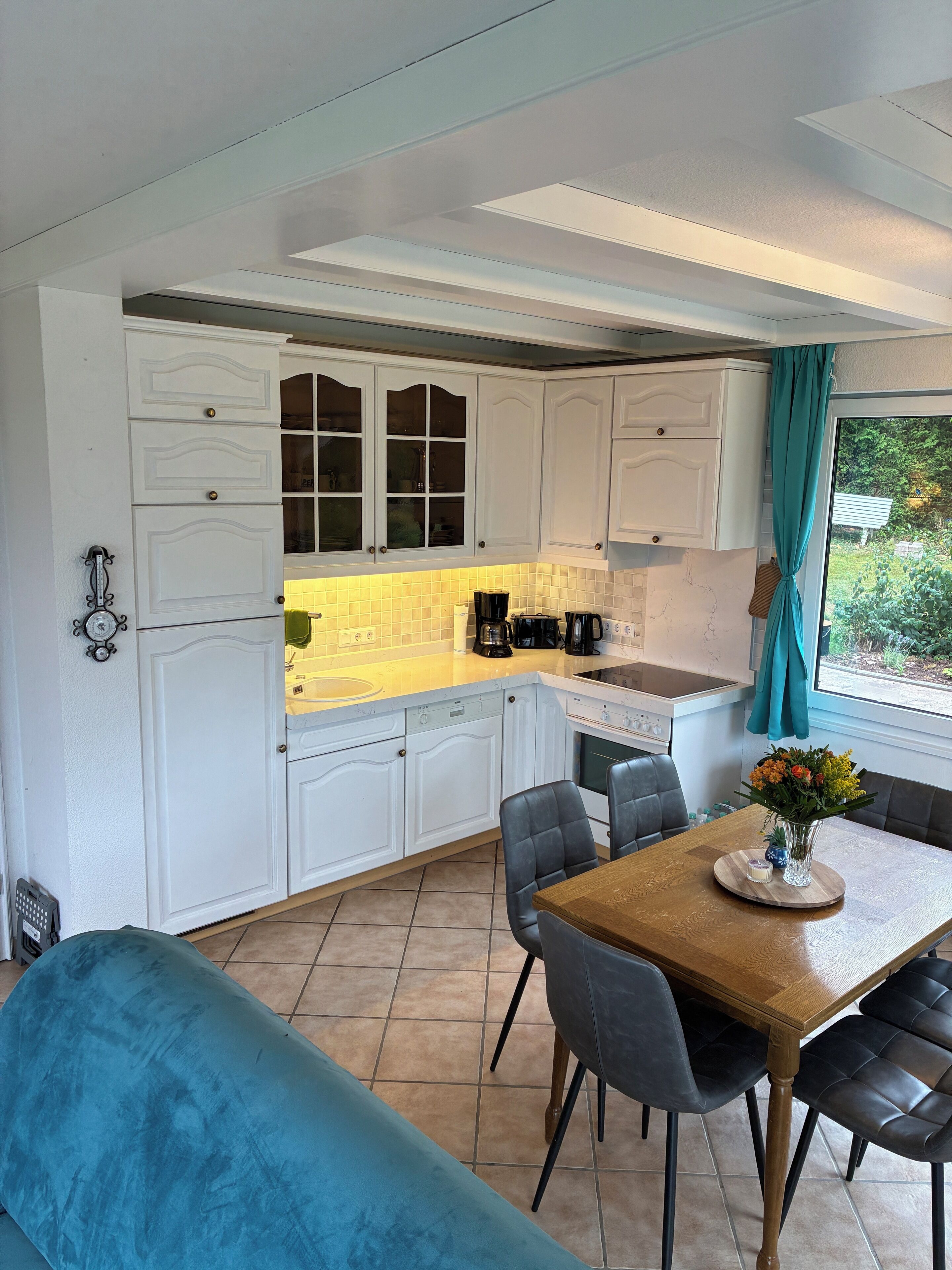 Micro-ondes, four, plaque de cuisson, lave-vaisselle