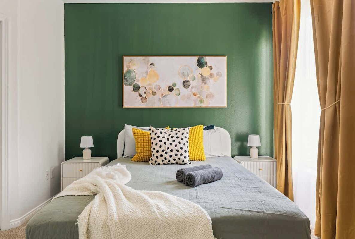 2 habitaciones, tabla de planchar con plancha, wifi y ropa de cama 