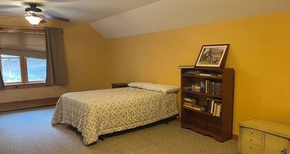 Casa Verde: Waterfront 5BR Retreat with 2 Living Areas & Fire Pit!