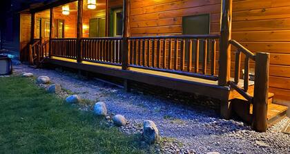 Casa Verde: Waterfront 5BR Retreat with 2 Living Areas & Fire Pit!