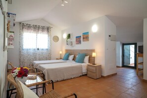 1 bedroom, iron/ironing board, WiFi, bed sheets - Spacious studio with kitchen in a villa with heated pool (Benalmadena)